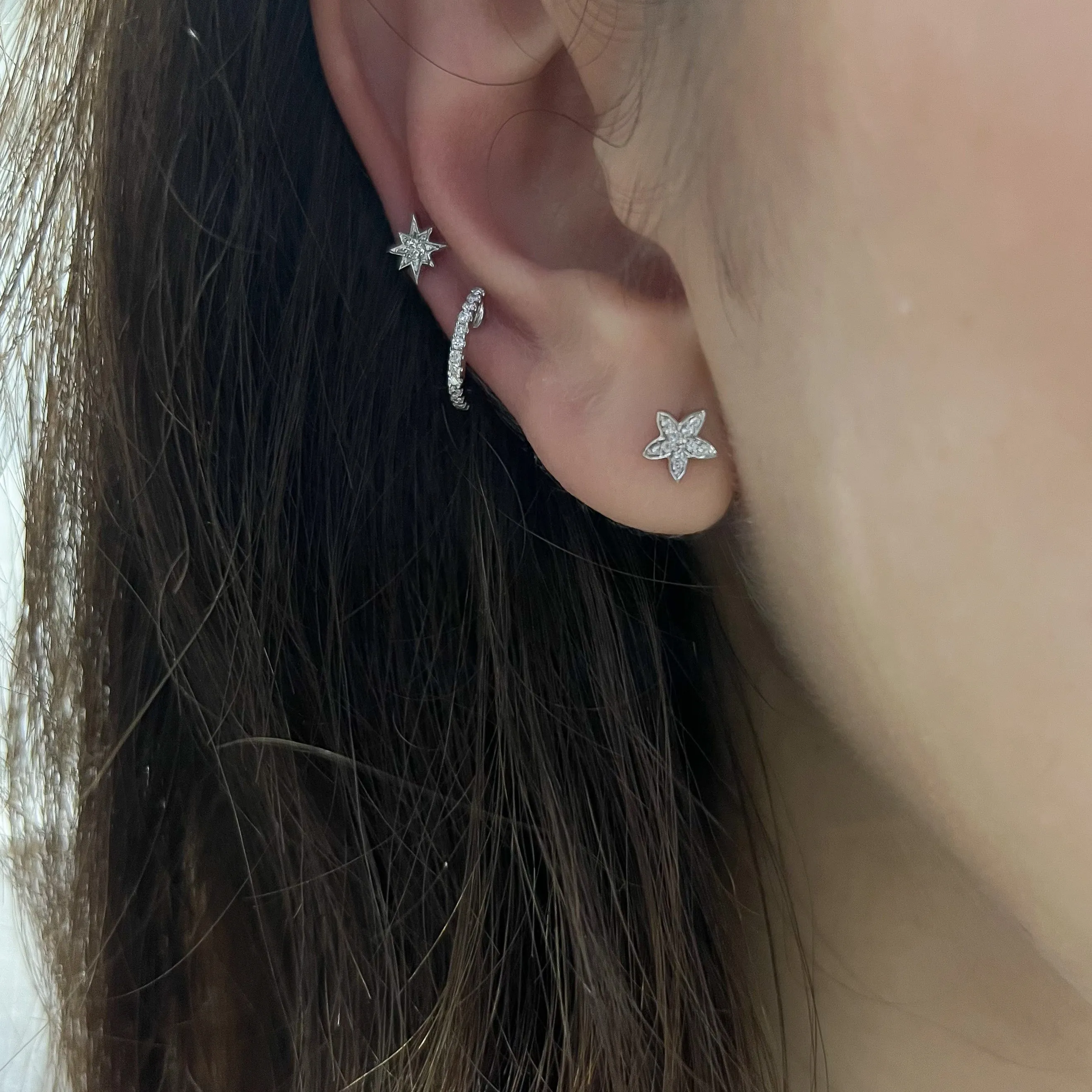 18ct White Gold 0.06ct Round Brilliant Diamond Floral Mini Stud Earrings