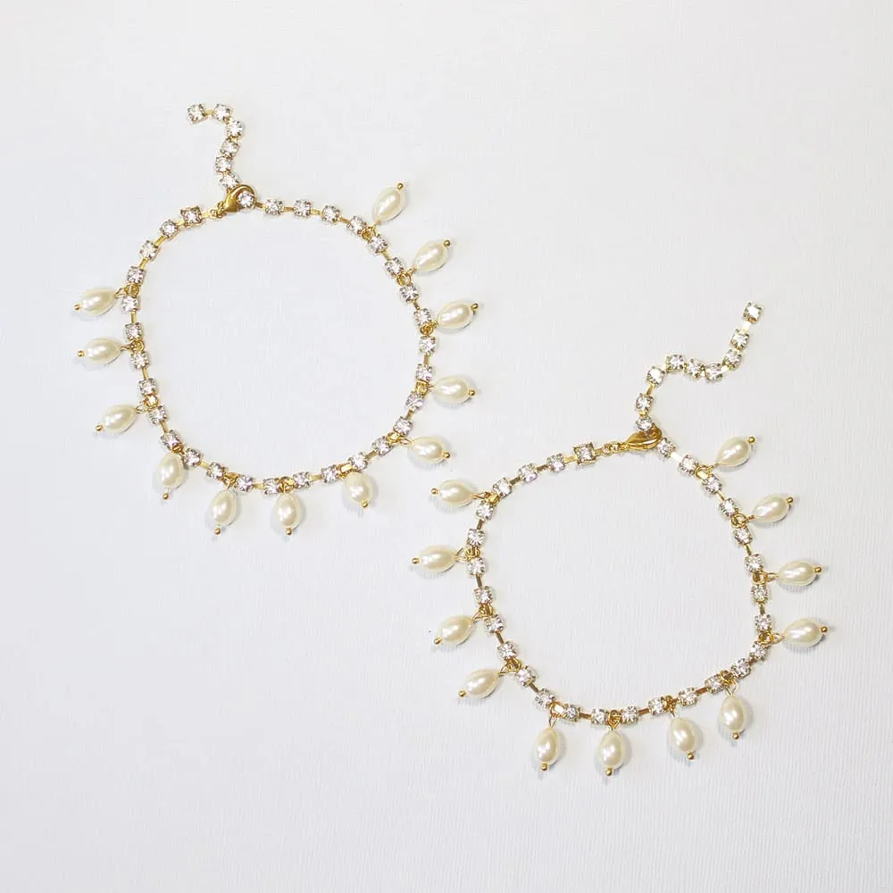 Avery Dainty Pearl Anklets