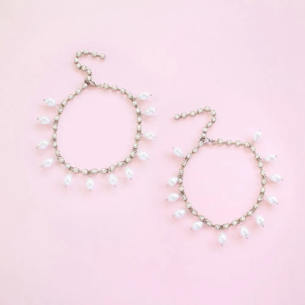Avery Dainty Pearl Anklets