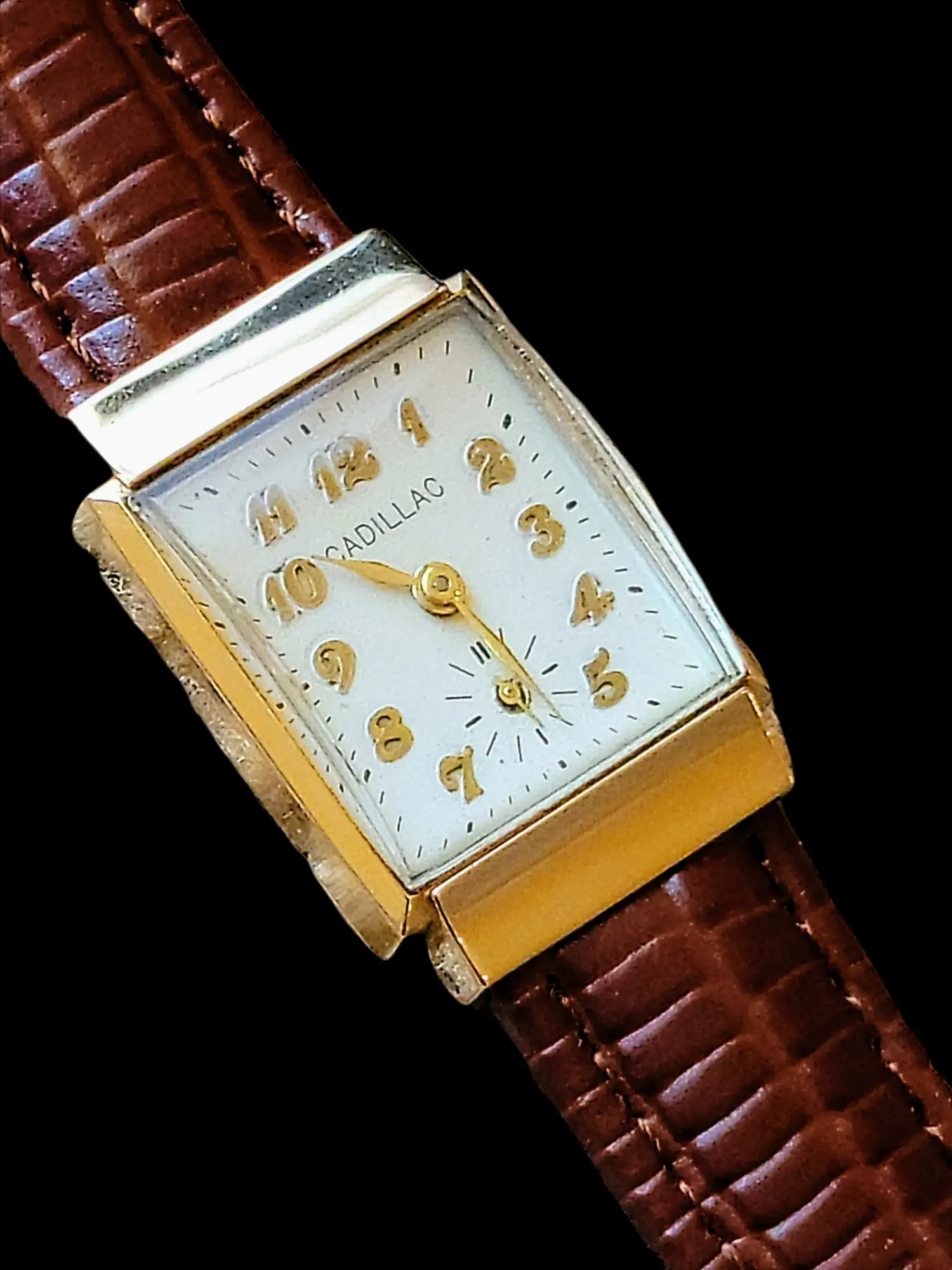 Cadillac 14K Solid Gold Watch 17 Jewels Alb Grossenbacher Movement