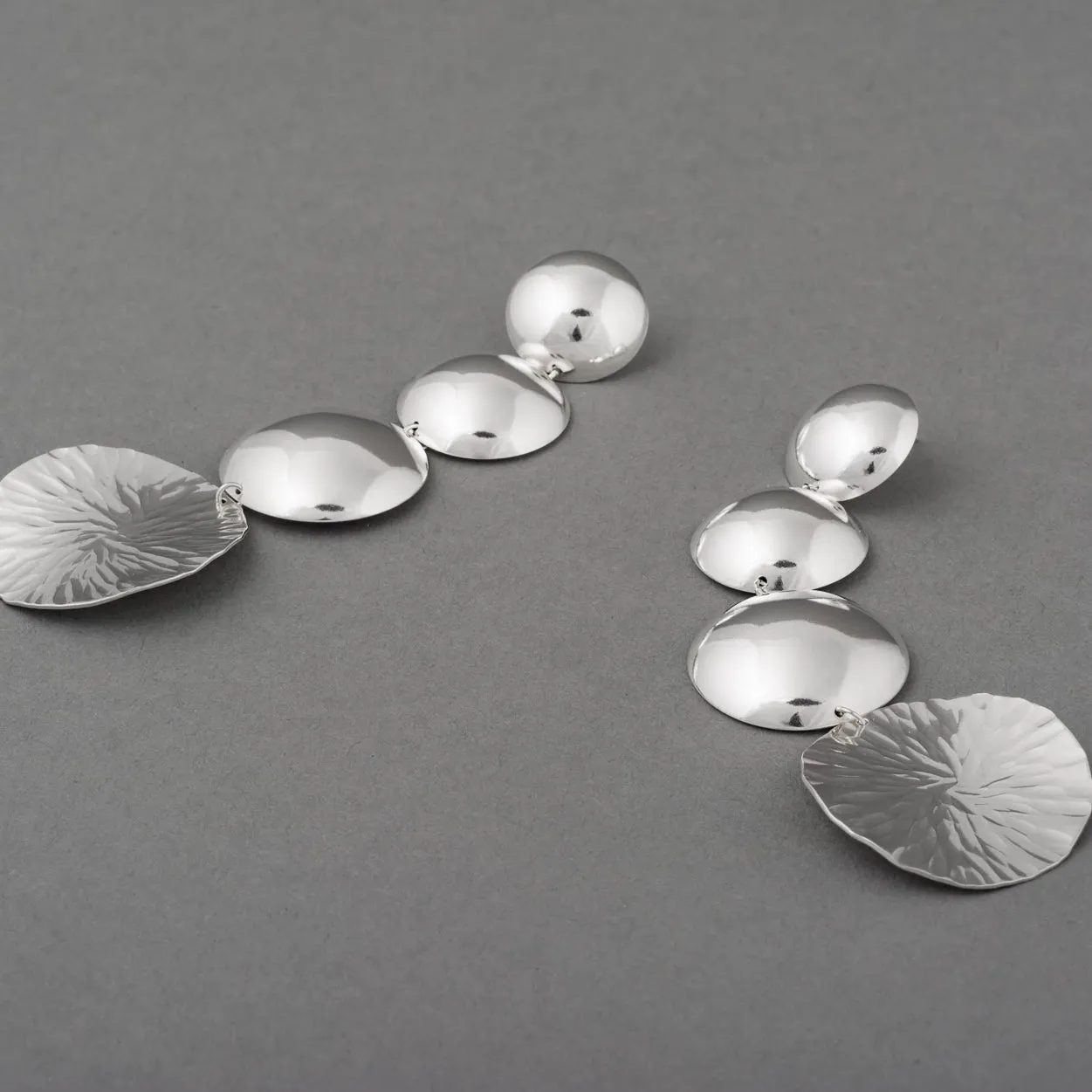 DISC & LOTUS BLOOM STATEMENT EARRING