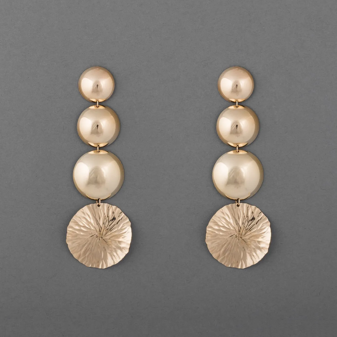 DISC & LOTUS BLOOM STATEMENT EARRING