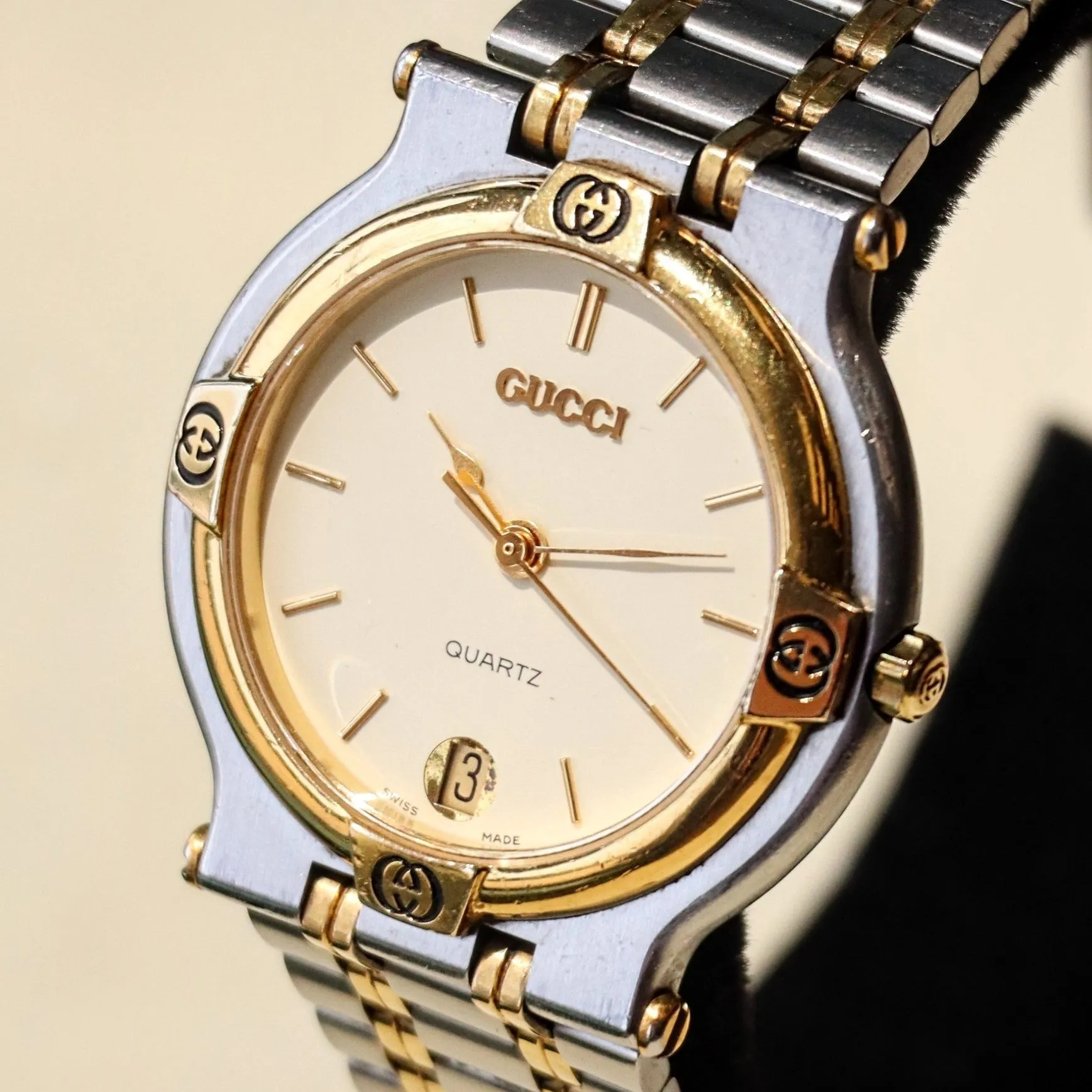 GUCCI 9000M Watch Date Indicator Two-Tone Case & Bracelet Swiss Made Quartz Wristwatch