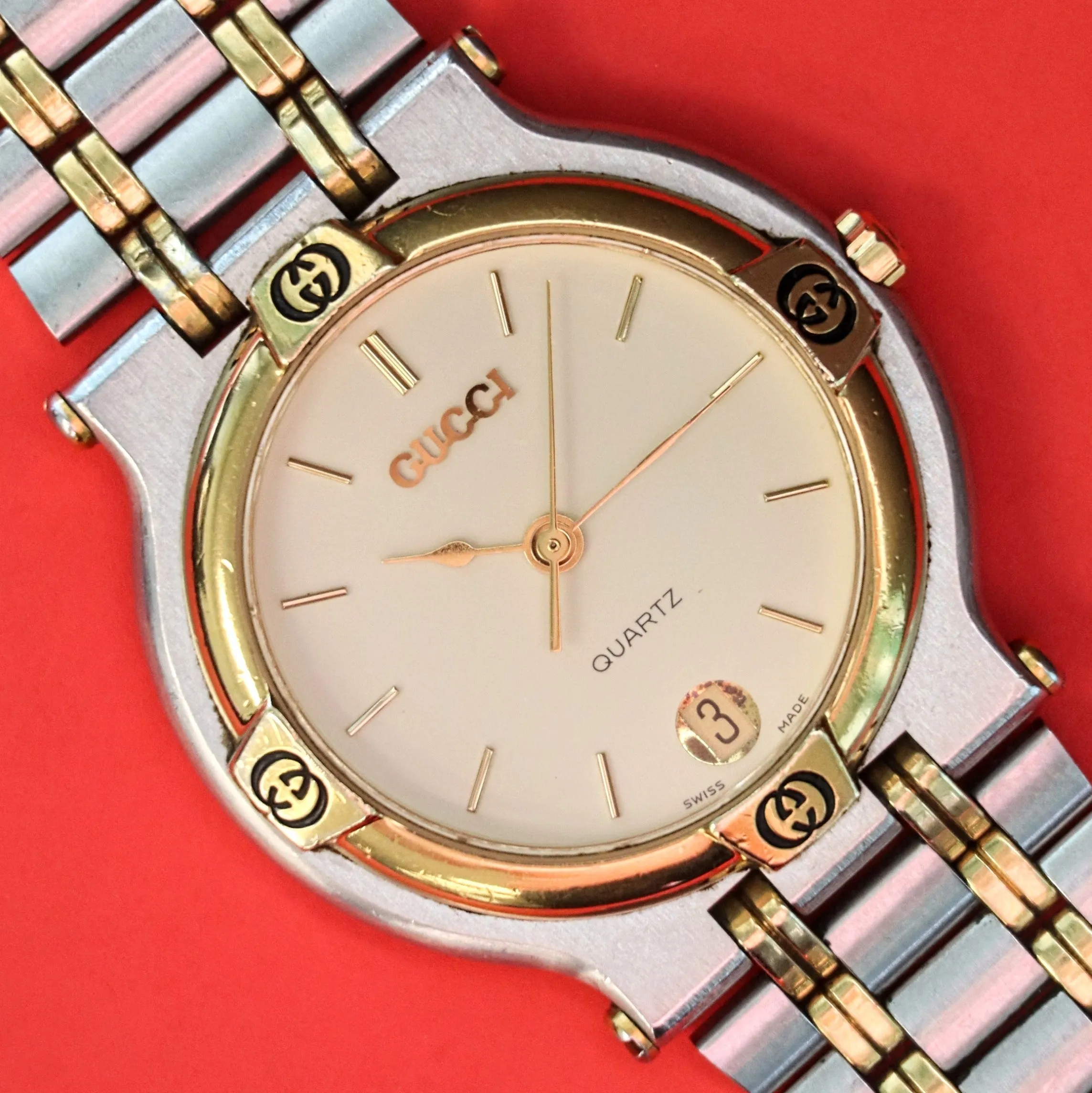 GUCCI 9000M Watch Date Indicator Two-Tone Case & Bracelet Swiss Made Quartz Wristwatch