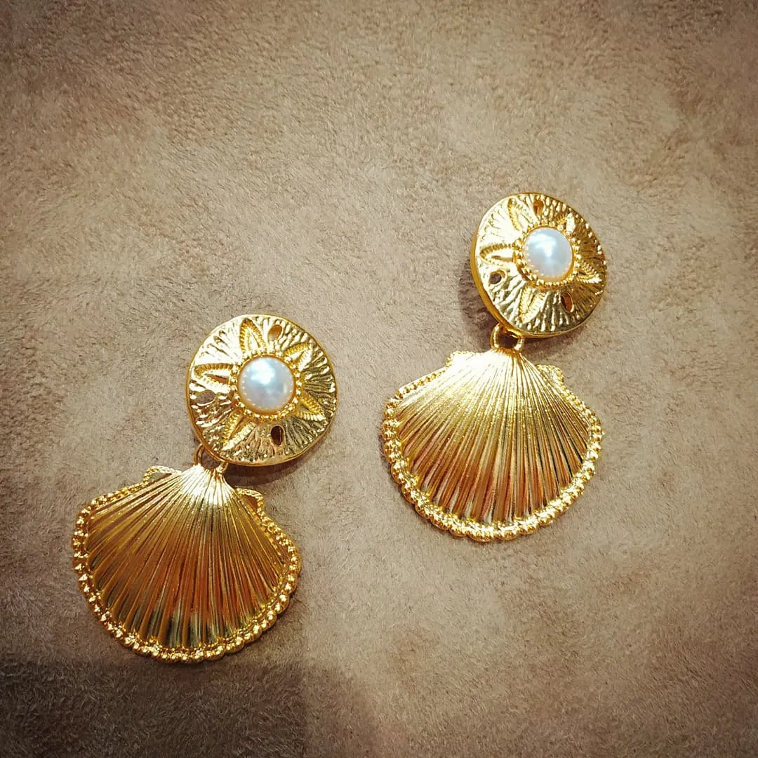 Kenneth Jay Lane Golden Shell Star of the Sea Clip on Earrings