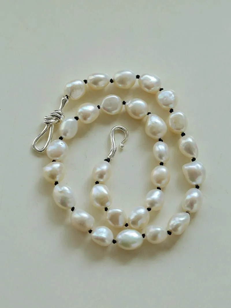 Knot Clasp Pearl Short Necklace