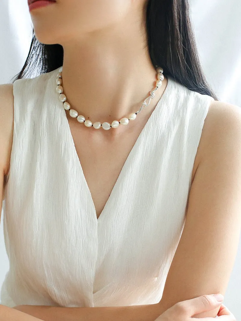 Knot Clasp Pearl Short Necklace