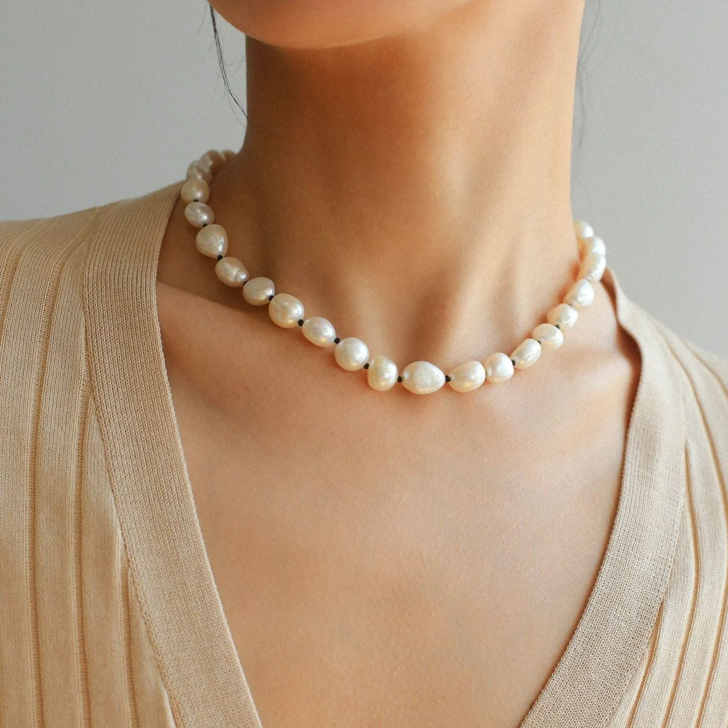 Knot Clasp Pearl Short Necklace