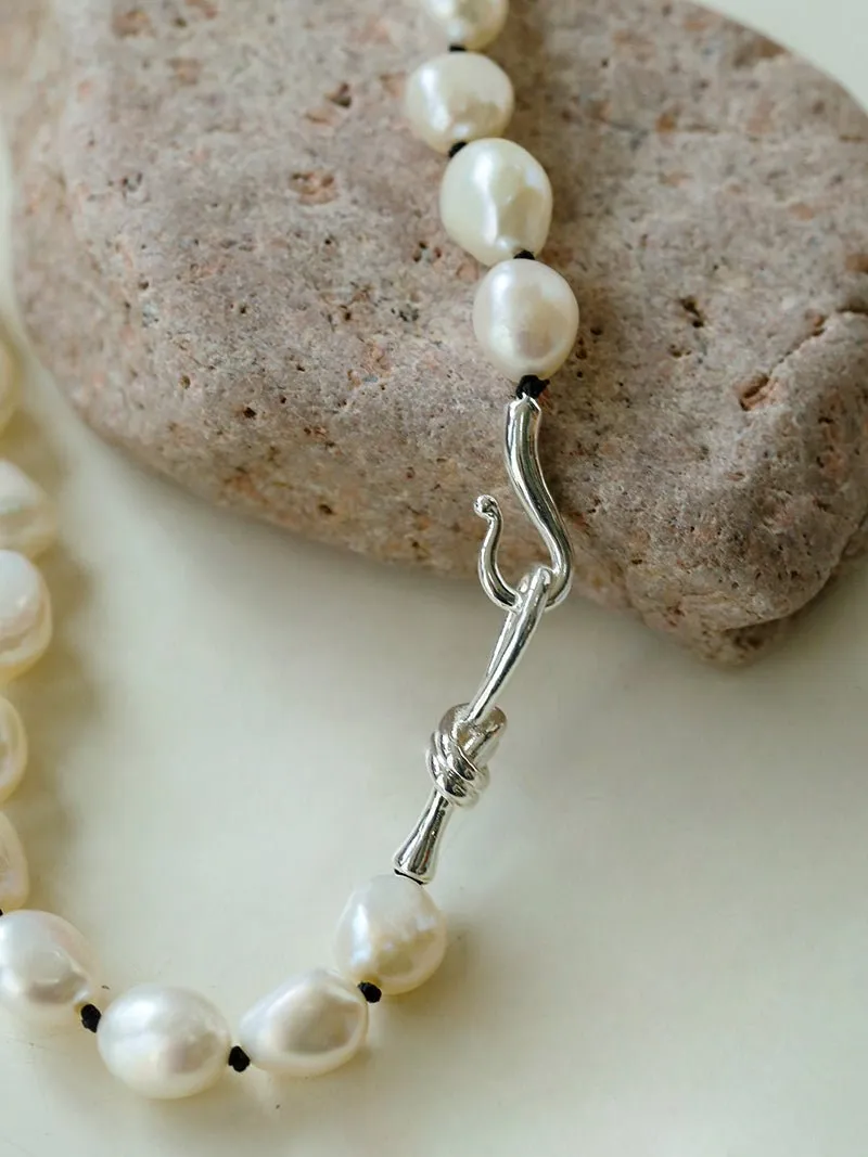 Knot Clasp Pearl Short Necklace