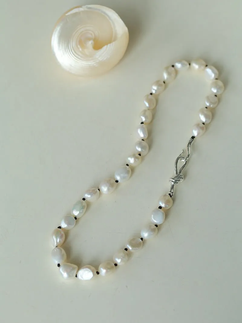 Knot Clasp Pearl Short Necklace