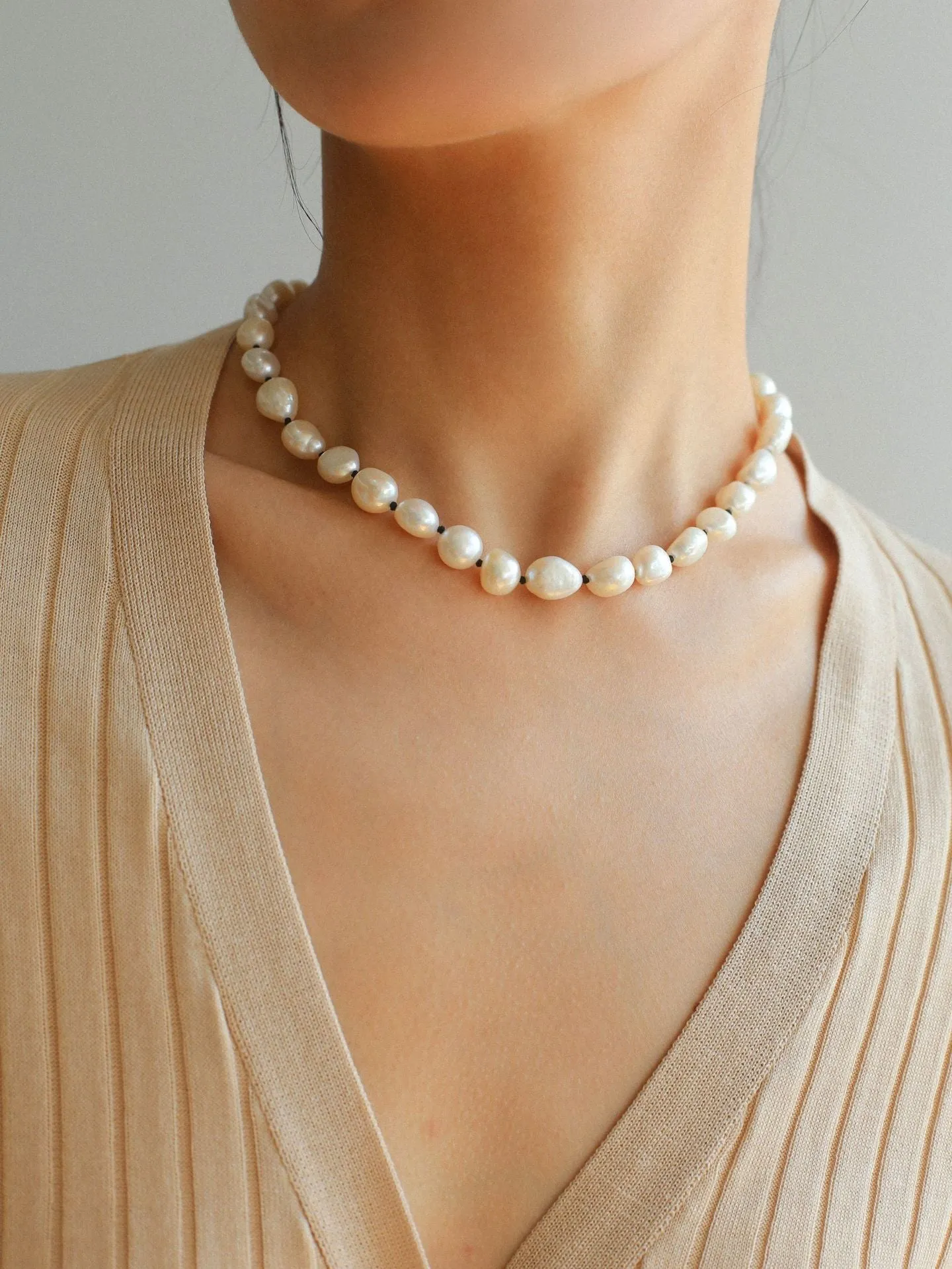 Knot Clasp Pearl Short Necklace