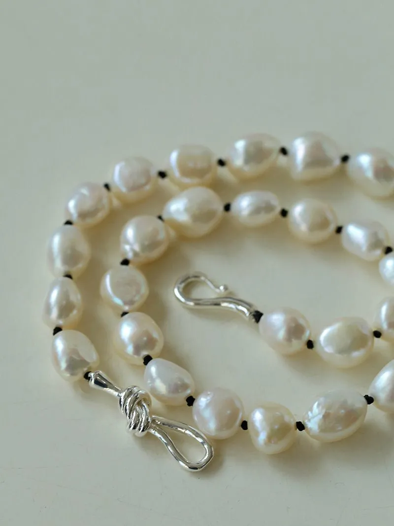 Knot Clasp Pearl Short Necklace