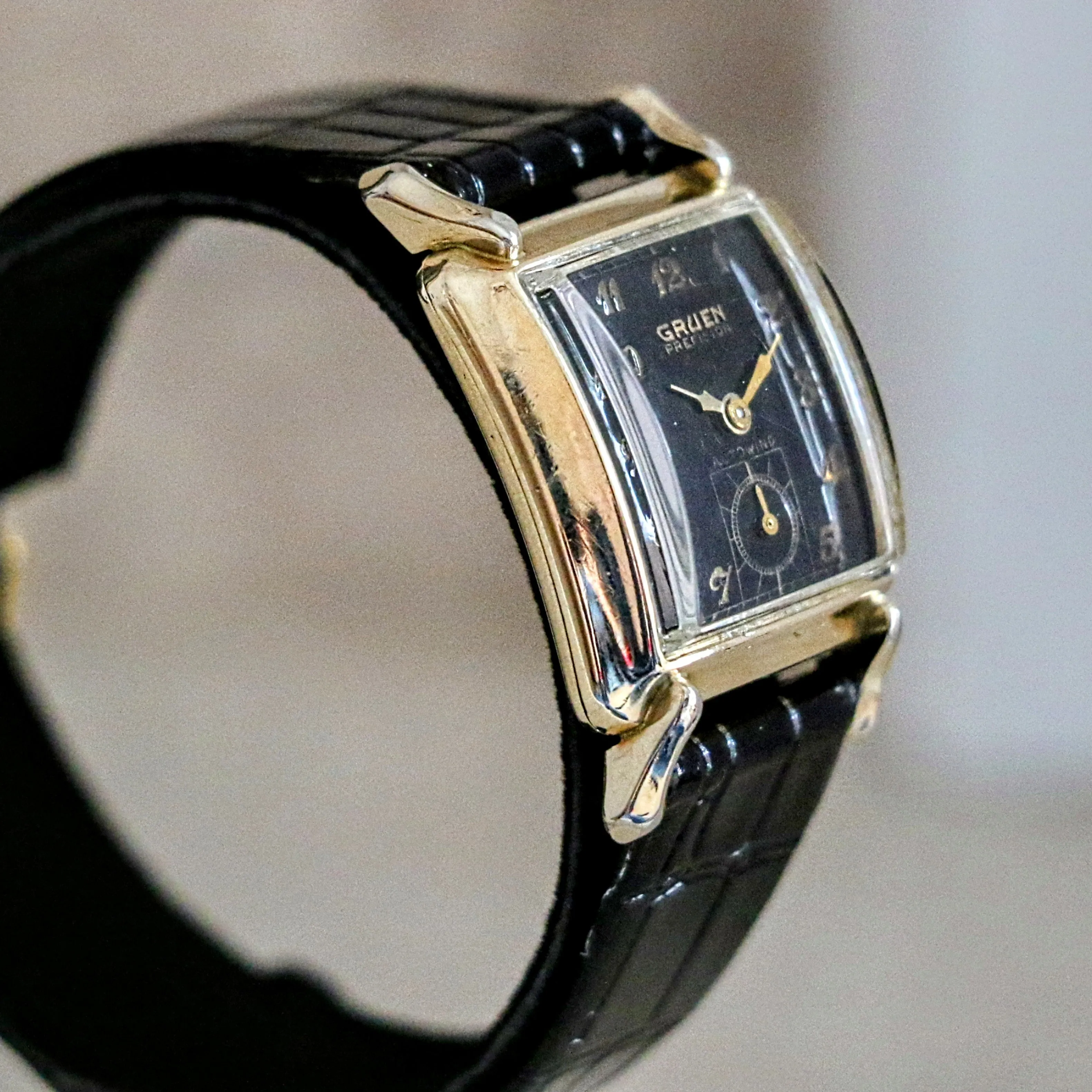 Vintage 1951 GRUEN Precision Autowind Wristwatch Swiss Automatic Watch