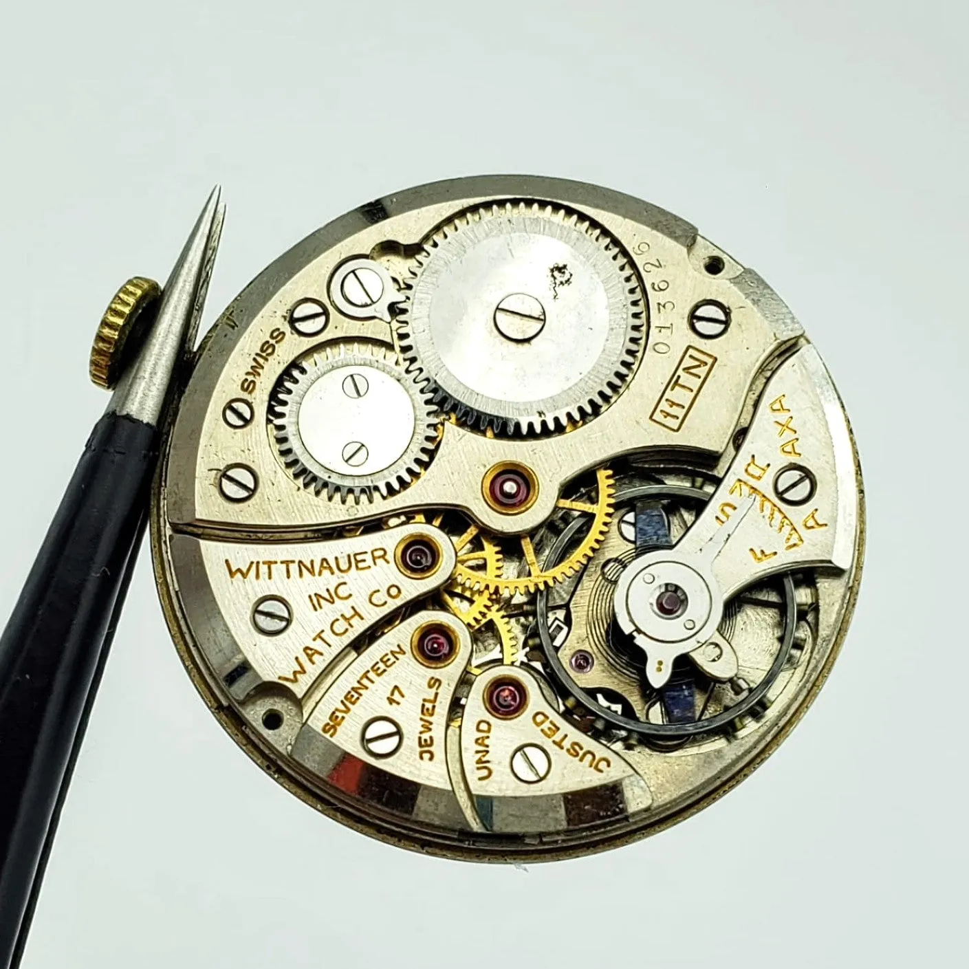 Vintage Wittnauer Wristwatch Swiss Caliber 11TN 17 Jewels Watch