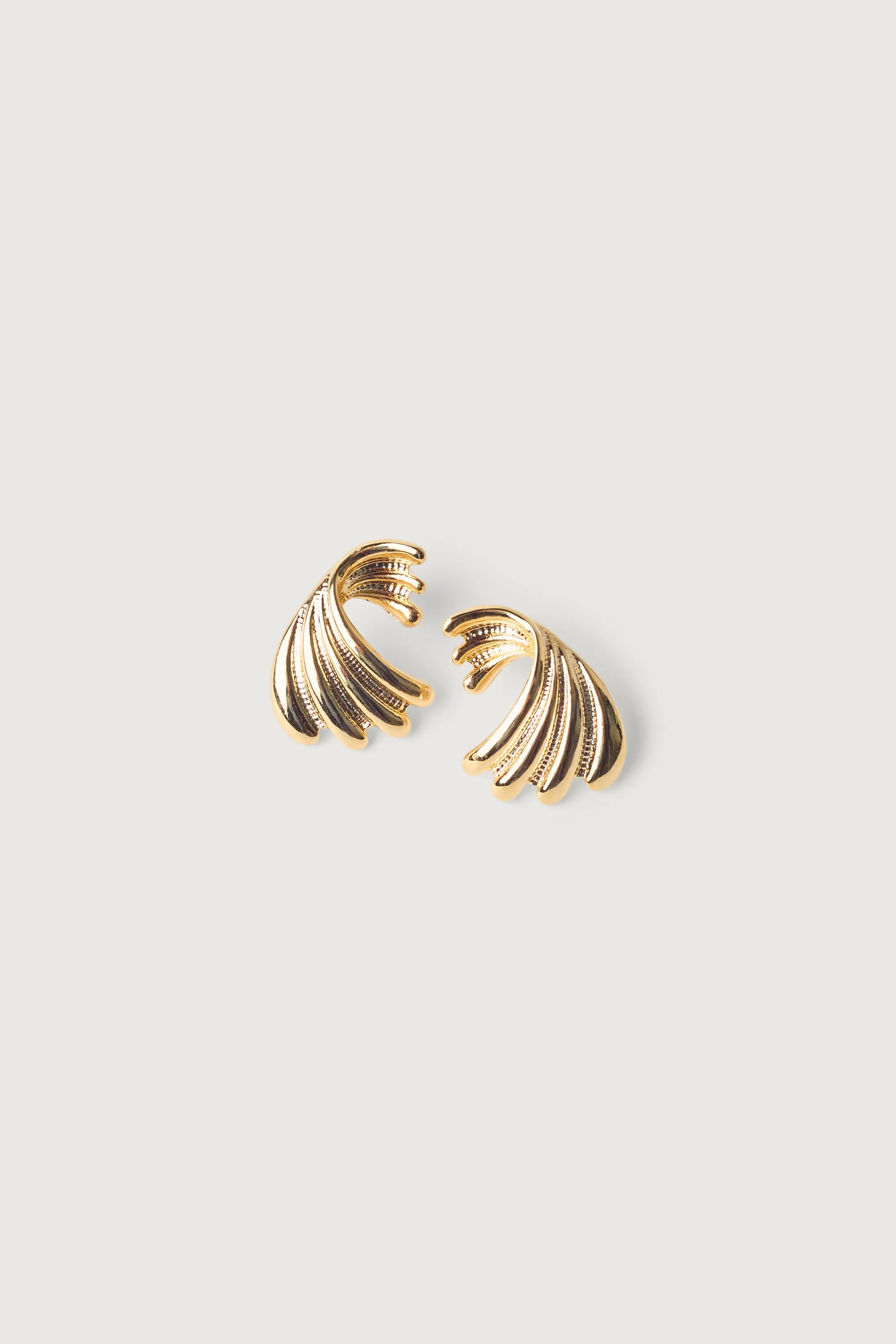 WING SHAPED EARRING